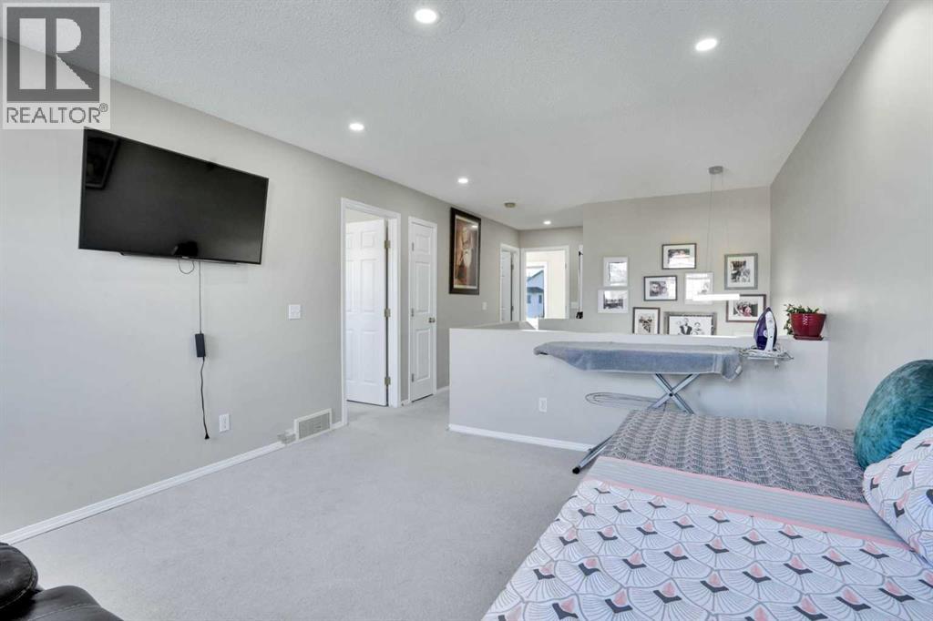 Single Family House for Sale in  Saddlehorn Crescent NE Saddle Ridge Calgary 