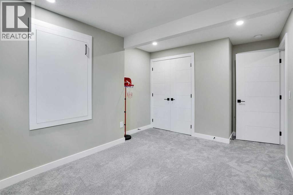 Single Family House for Sale in  Saddlehorn Crescent NE Saddle Ridge Calgary 