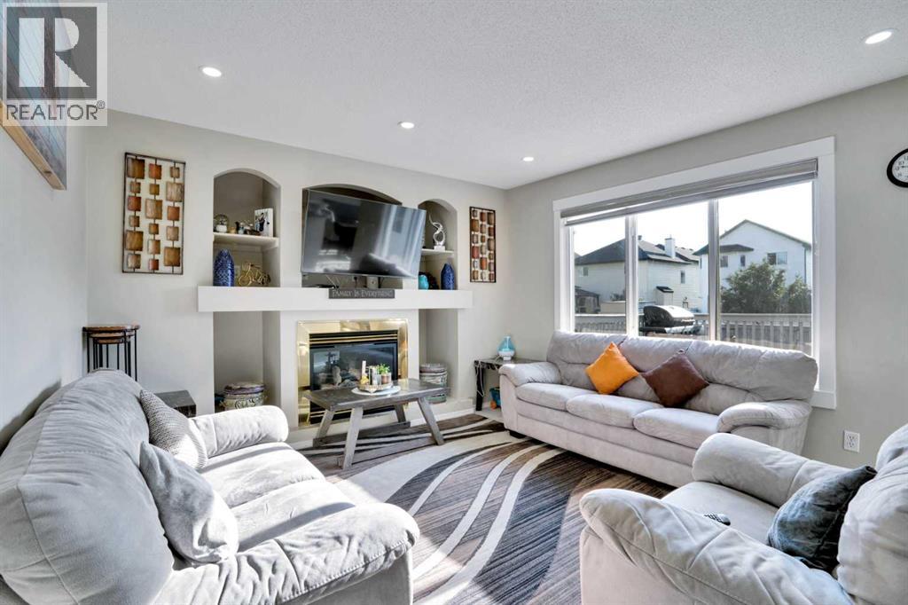 Single Family House for Sale in  Saddlehorn Crescent NE Saddle Ridge Calgary 