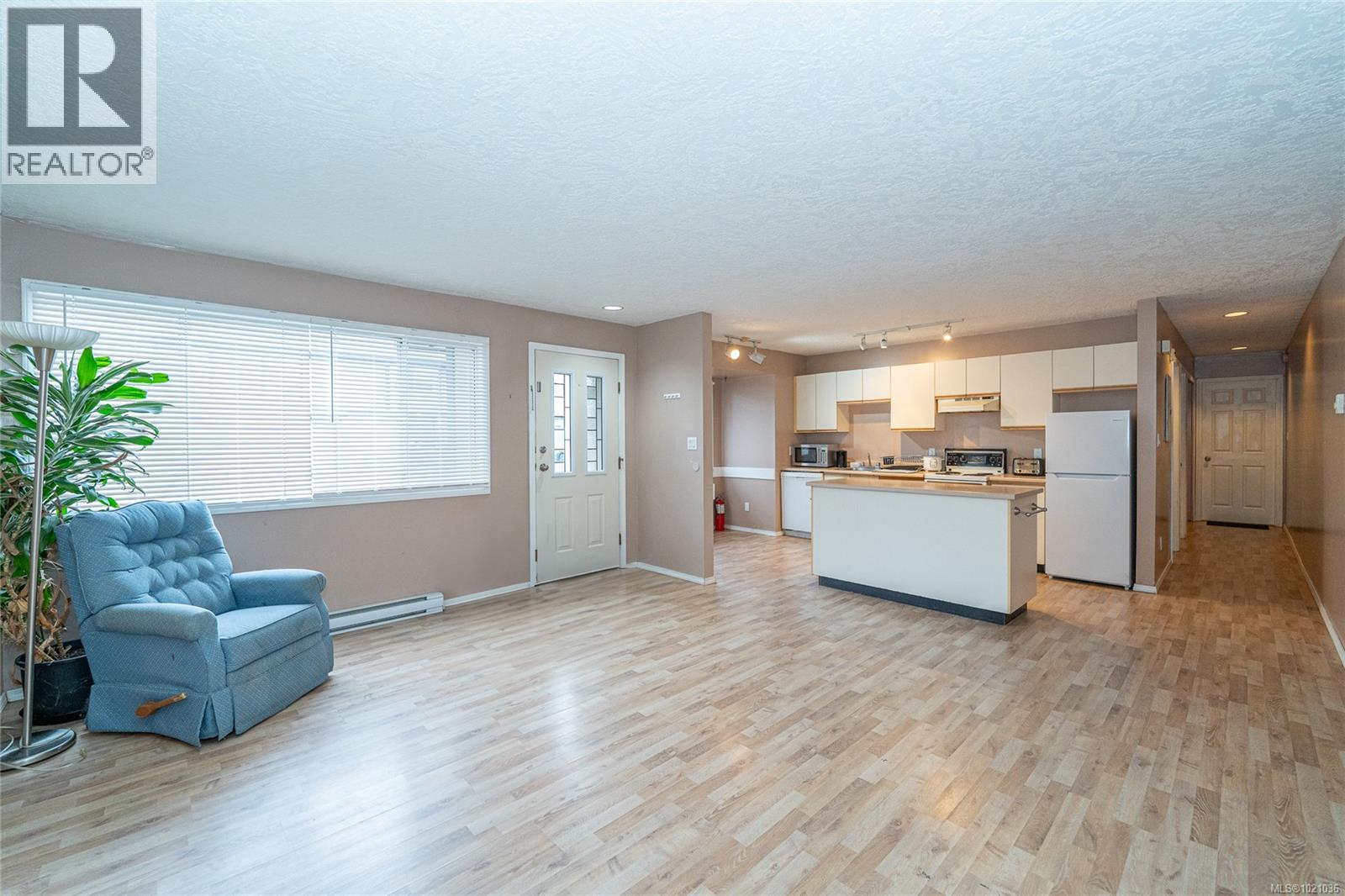 103 2525 Dingwall St, Duncan