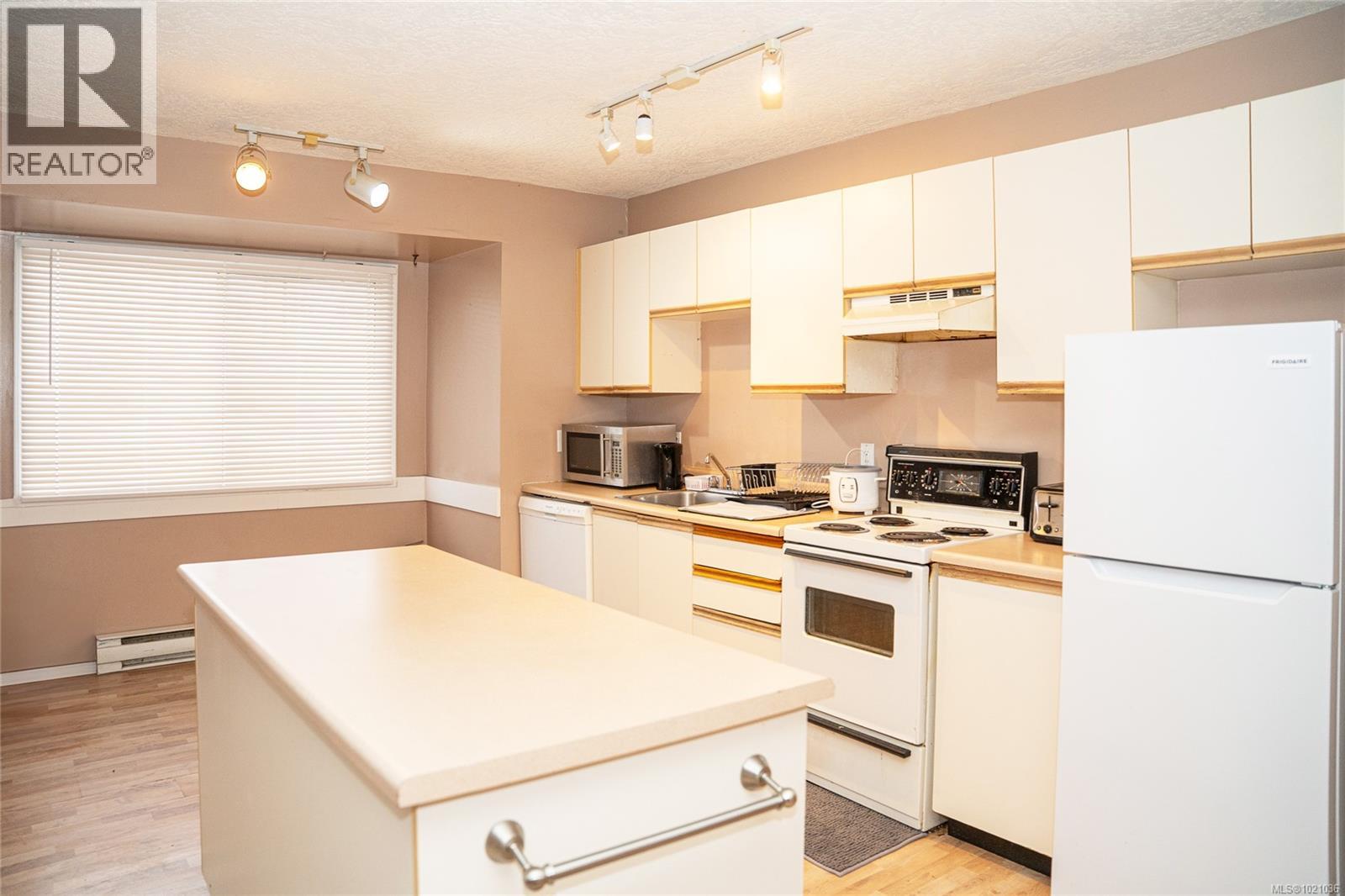 103 2525 Dingwall St, Duncan