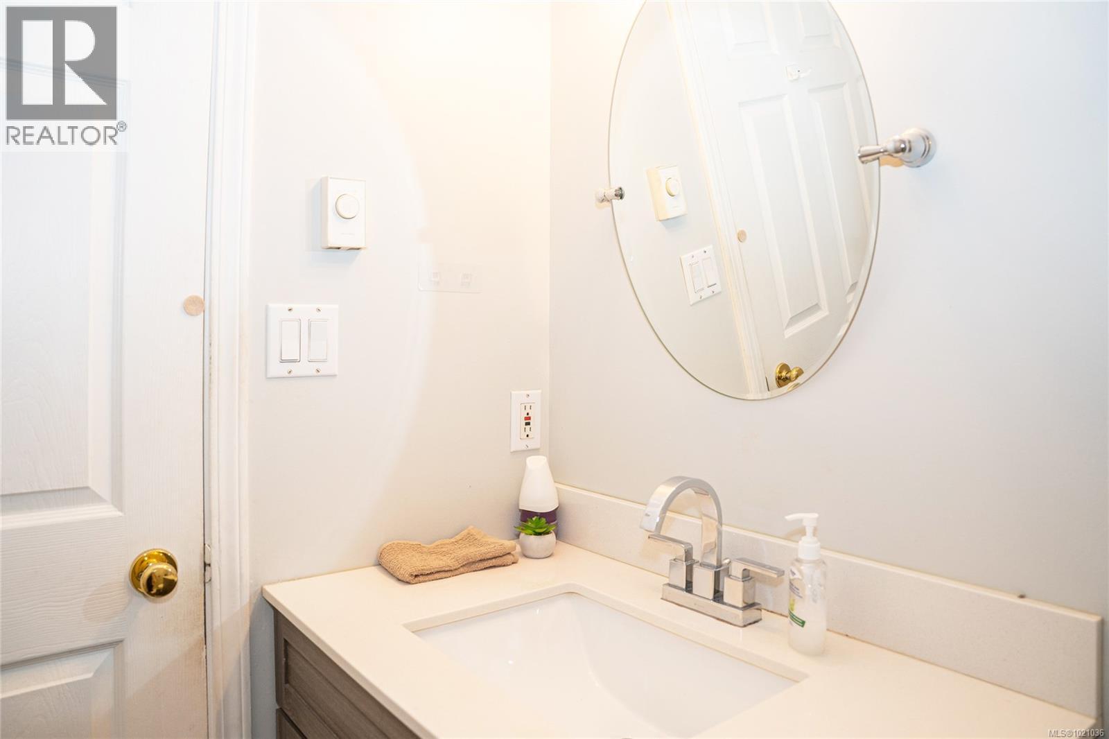 103 2525 Dingwall St, Duncan