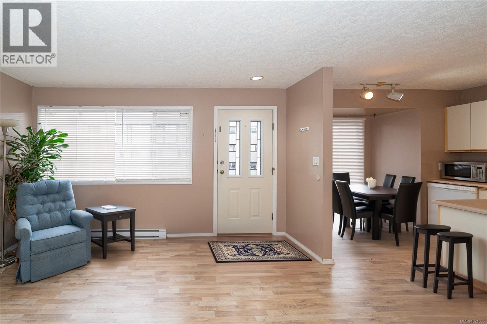 103 2525 Dingwall St, Duncan