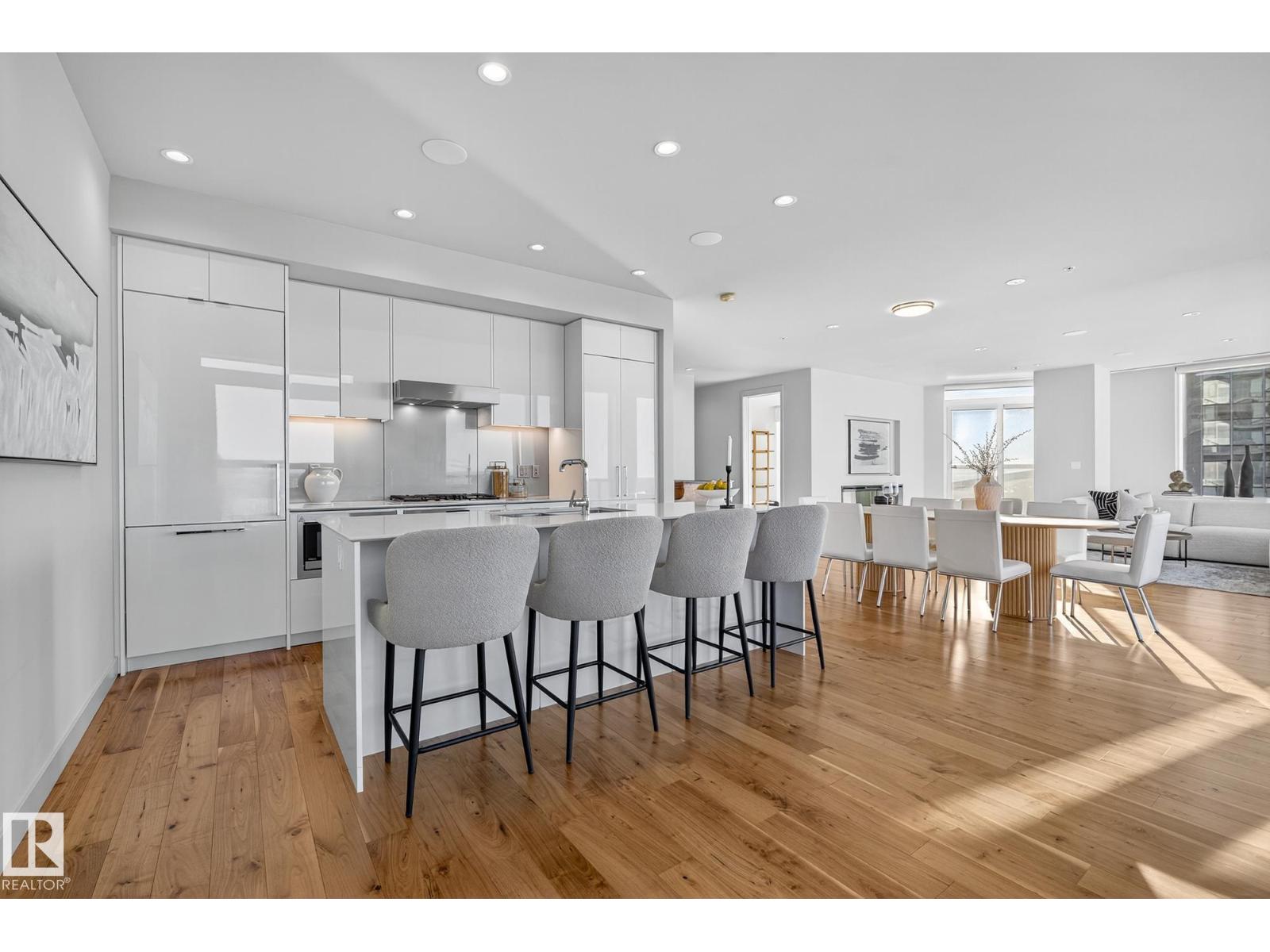 #4704 10360 102 ST NW, Edmonton