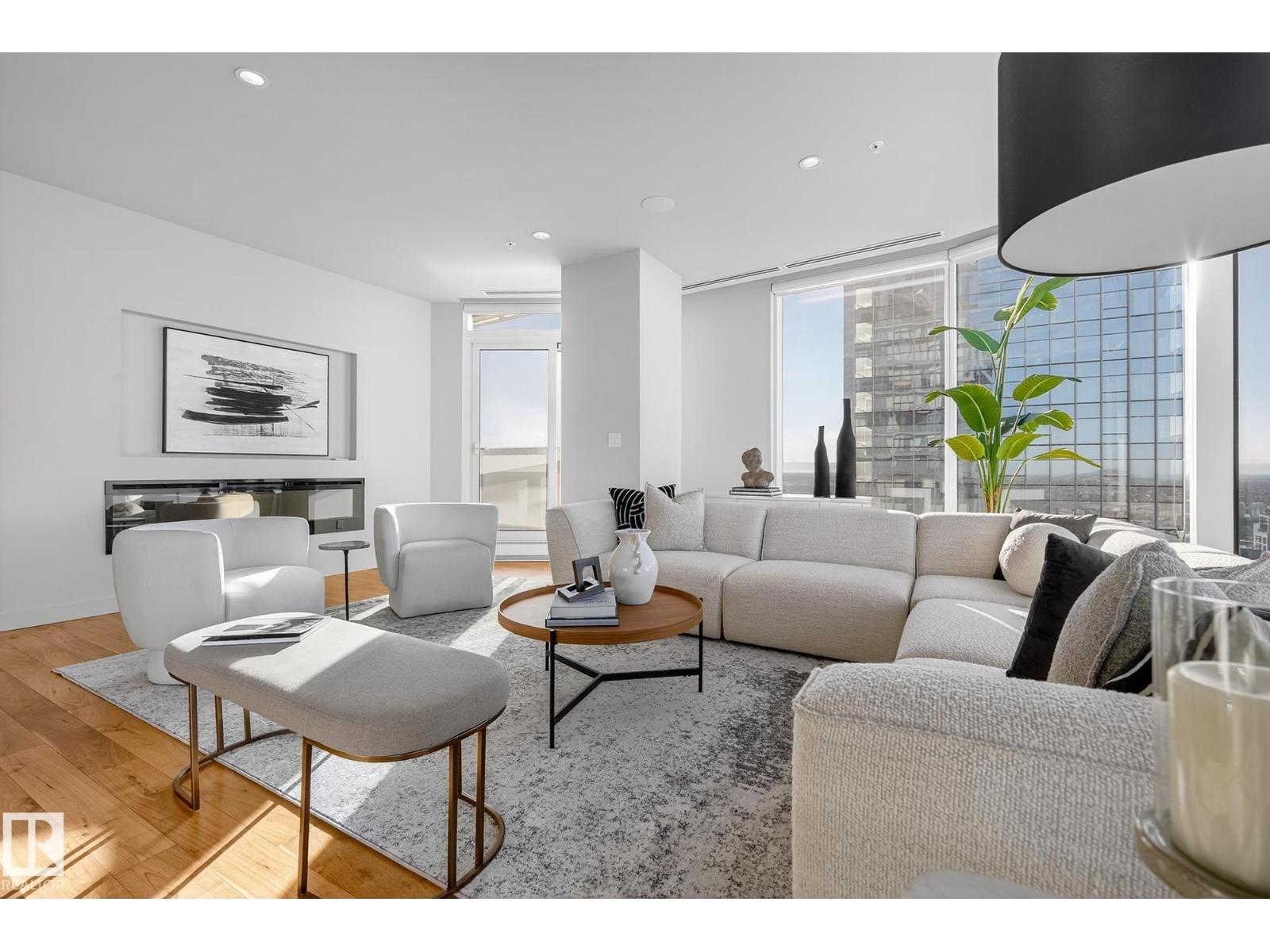 #4704 10360 102 ST NW, Edmonton