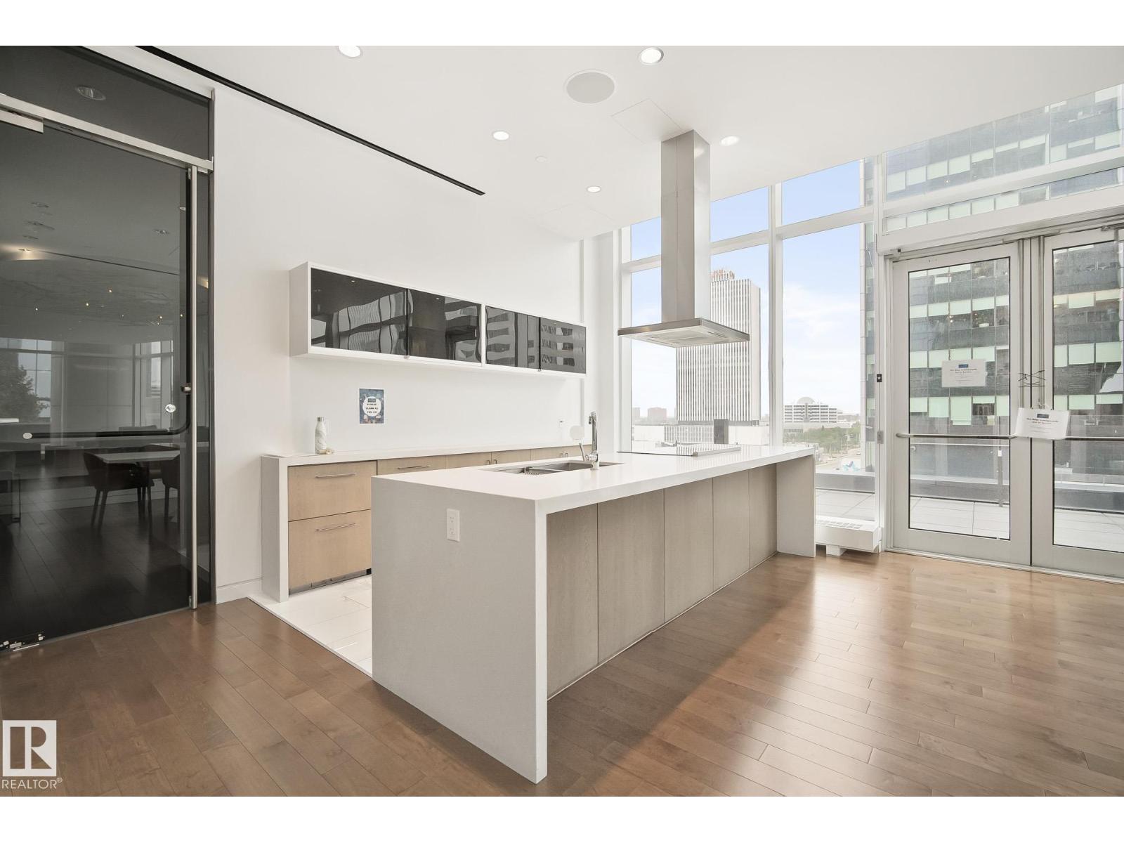 #4704 10360 102 ST NW, Edmonton