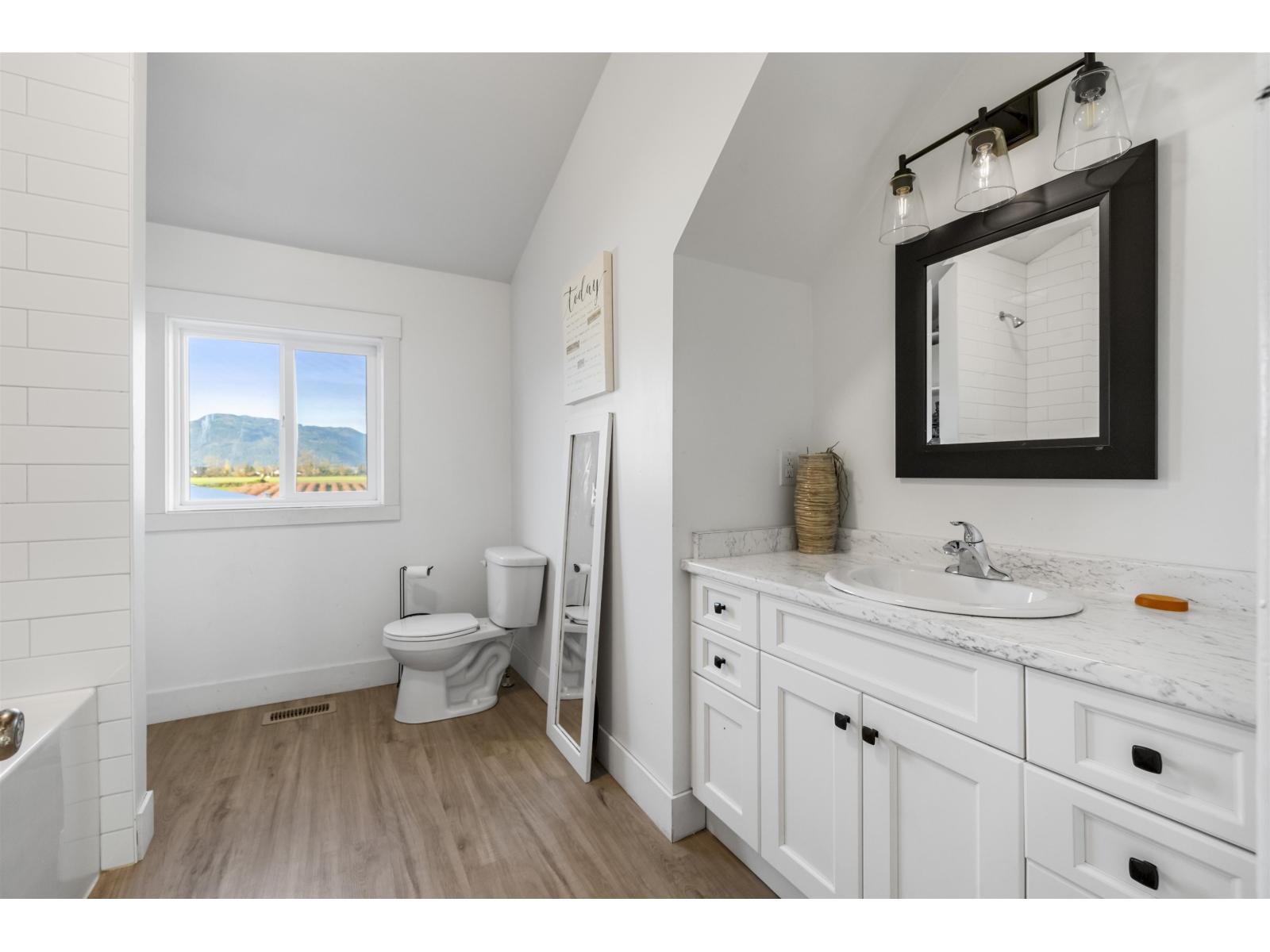 49111 CHILLIWACK CENTRAL ROAD, East Chilliwack, Chilliwack