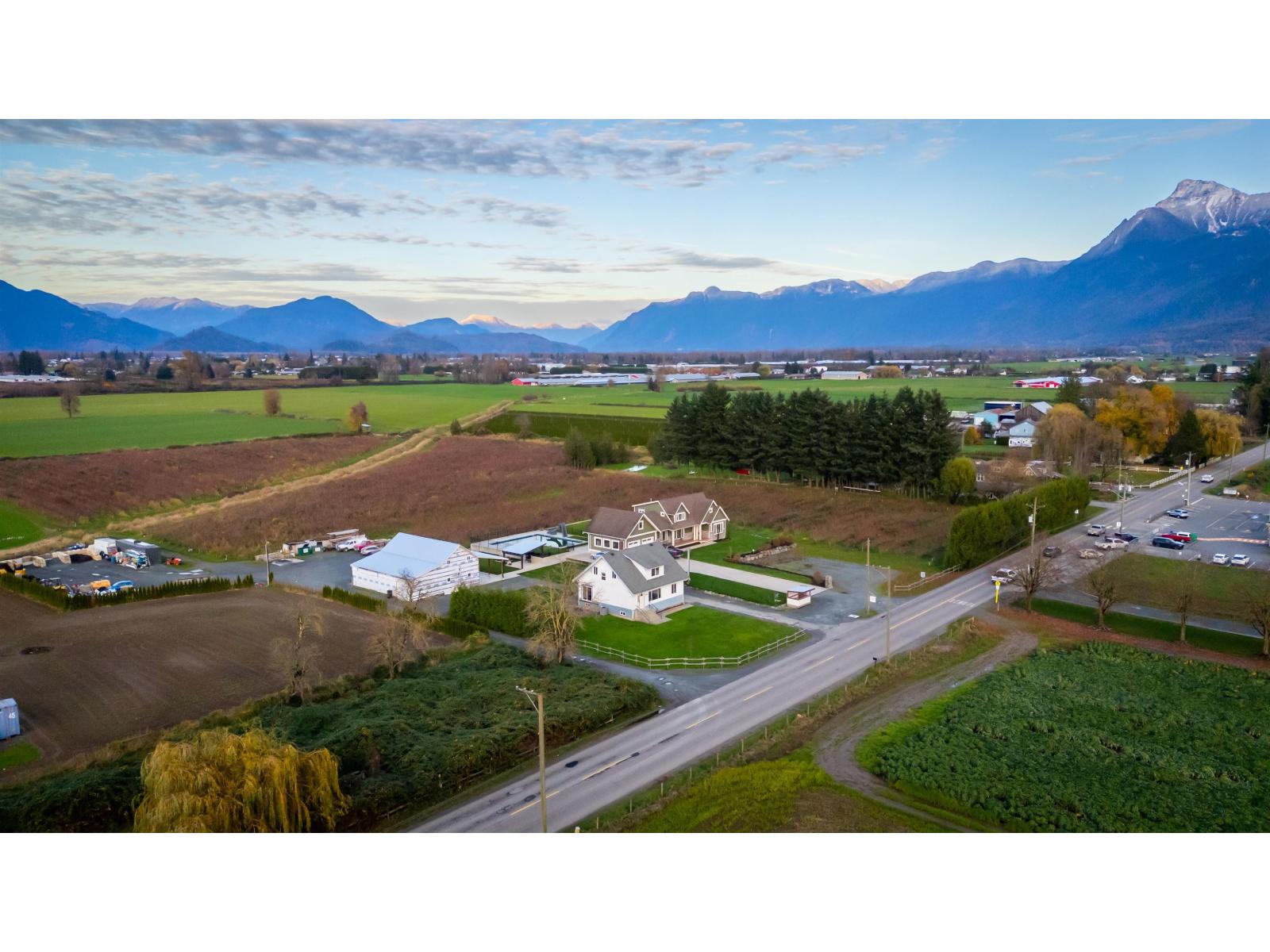 49111 CHILLIWACK CENTRAL ROAD, East Chilliwack, Chilliwack