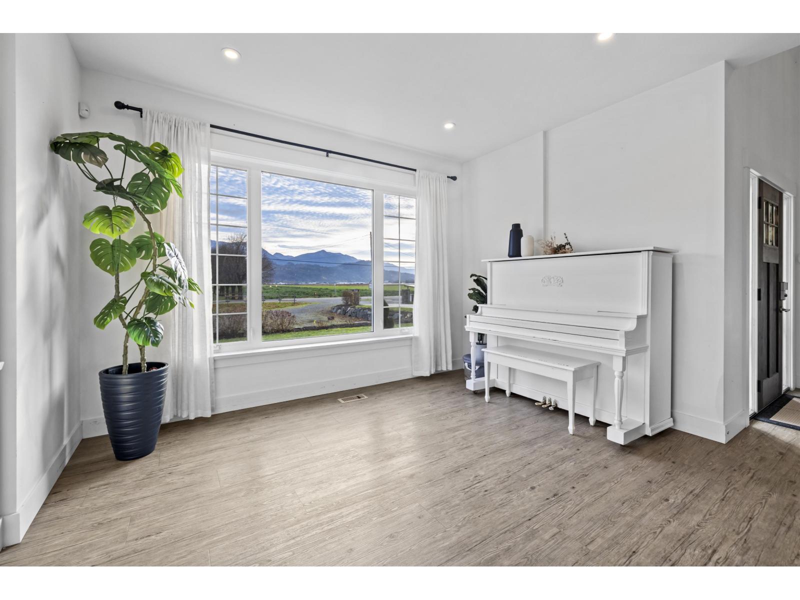 49111 CHILLIWACK CENTRAL ROAD, East Chilliwack, Chilliwack