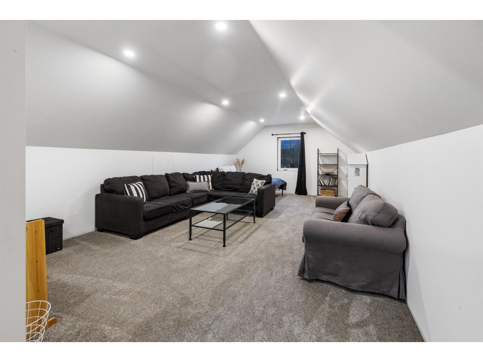 49111 CHILLIWACK CENTRAL ROAD, East Chilliwack, Chilliwack