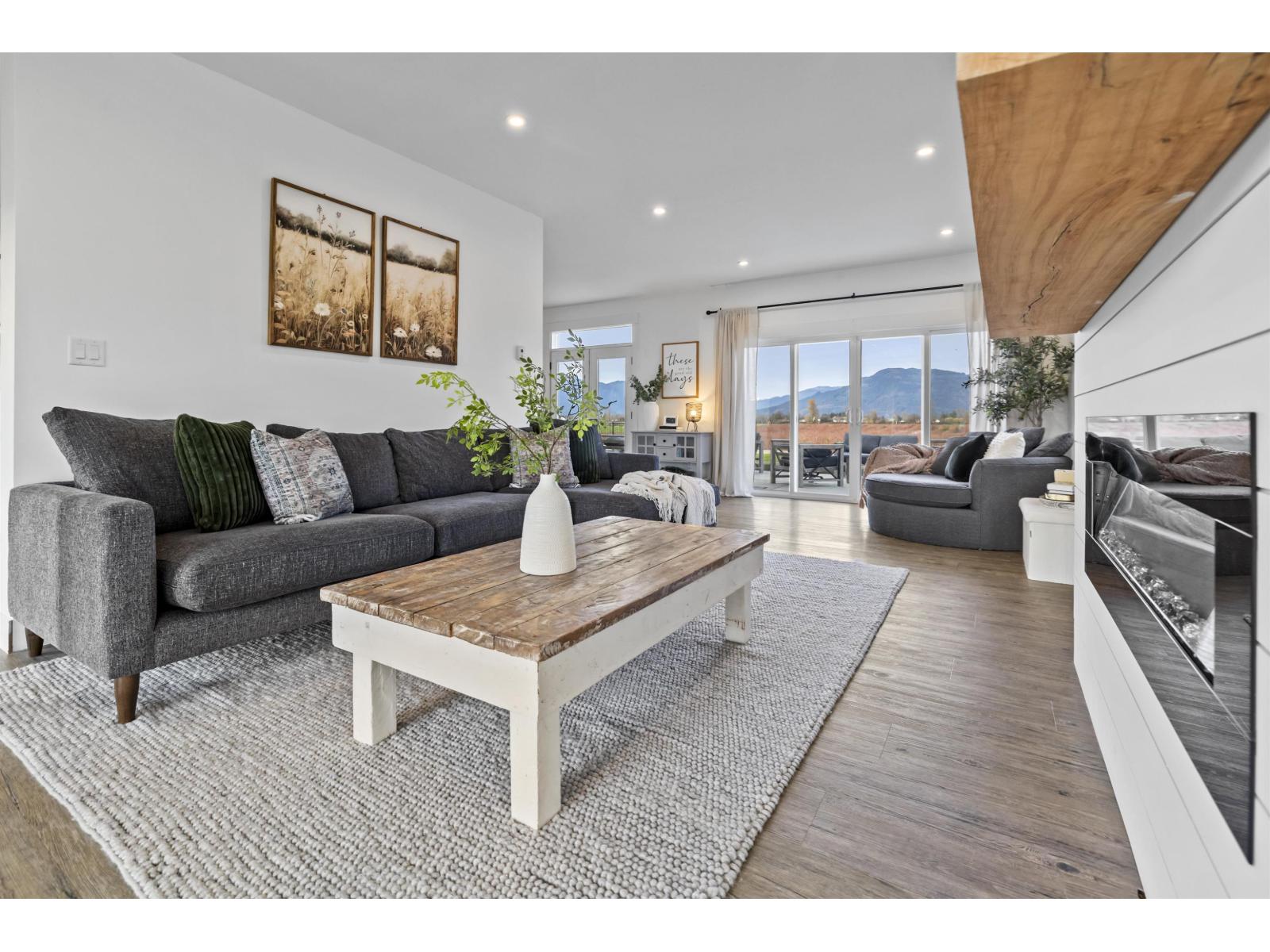 49111 CHILLIWACK CENTRAL ROAD, East Chilliwack, Chilliwack