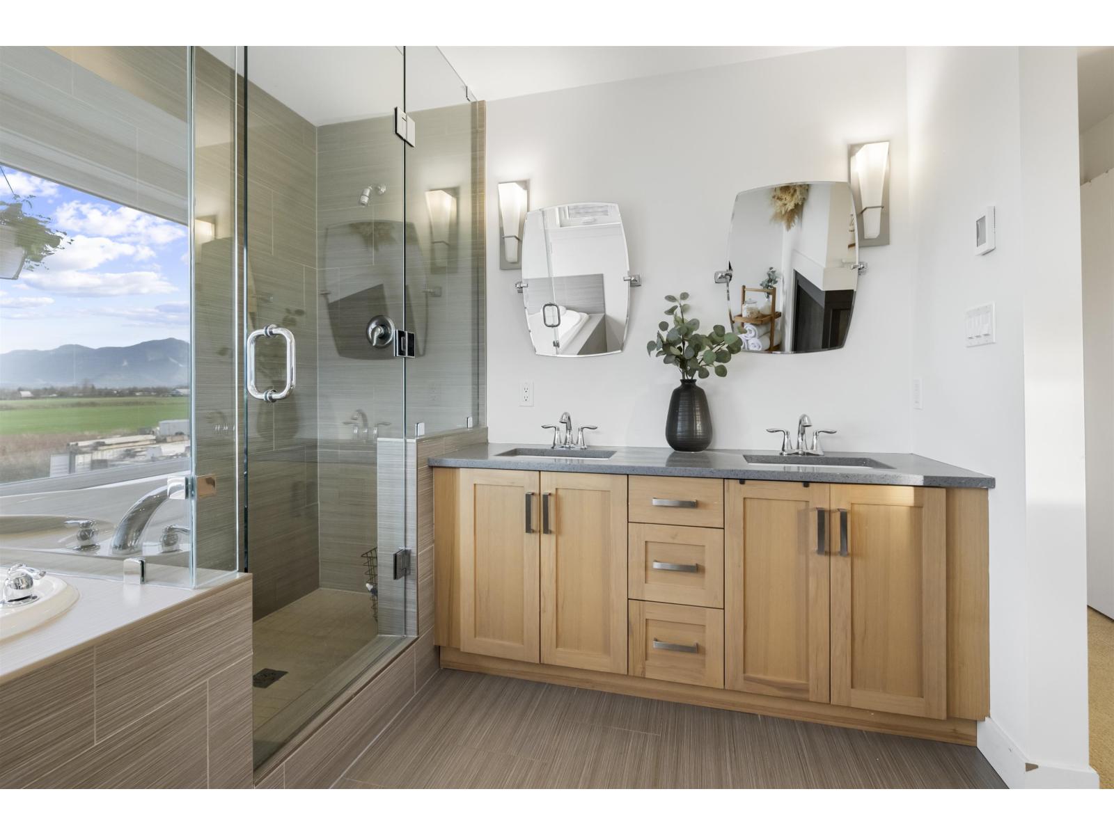 49111 CHILLIWACK CENTRAL ROAD, East Chilliwack, Chilliwack