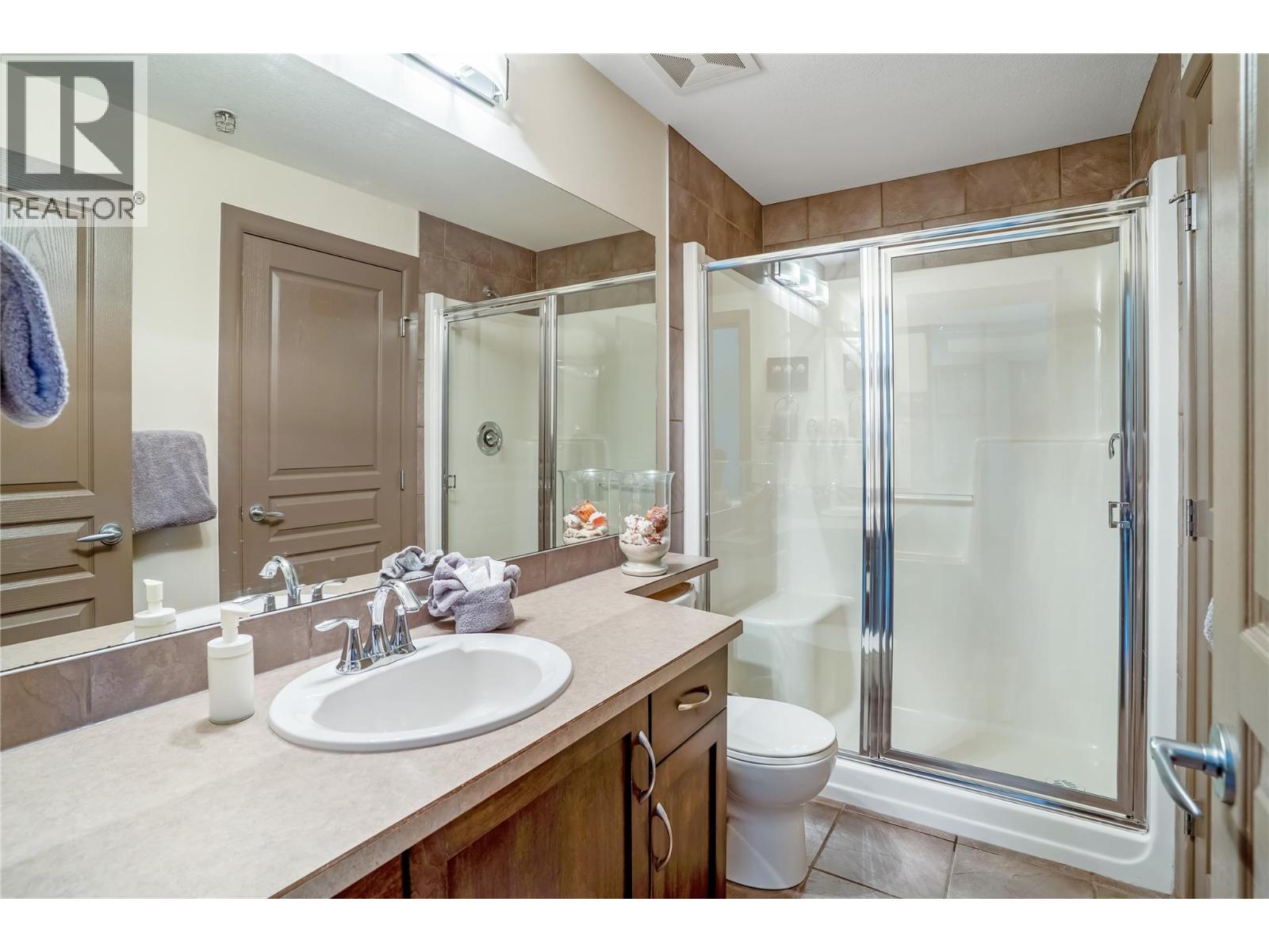 629 654 Cook Road, Kelowna