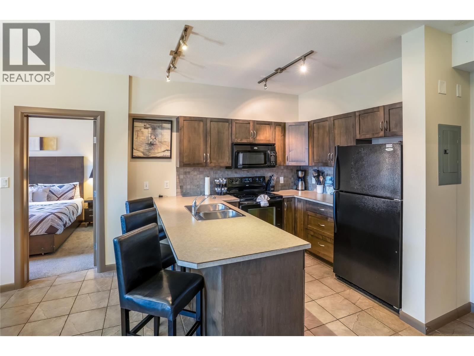 629 654 Cook Road, Kelowna