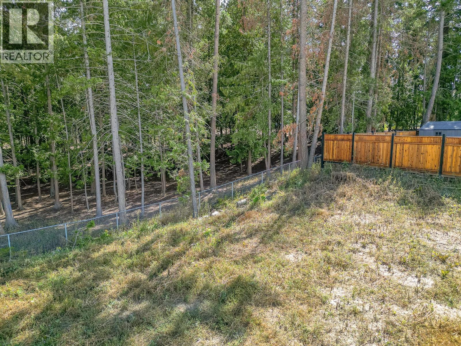  1450 21 Street Northeast, Salmon Arm