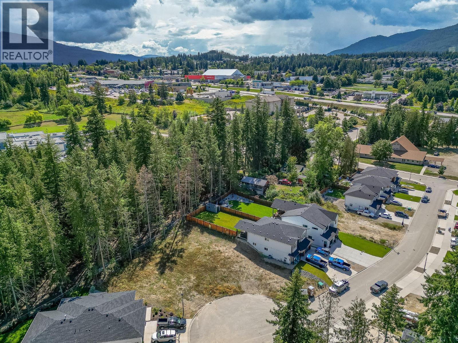  1450 21 Street Northeast, Salmon Arm