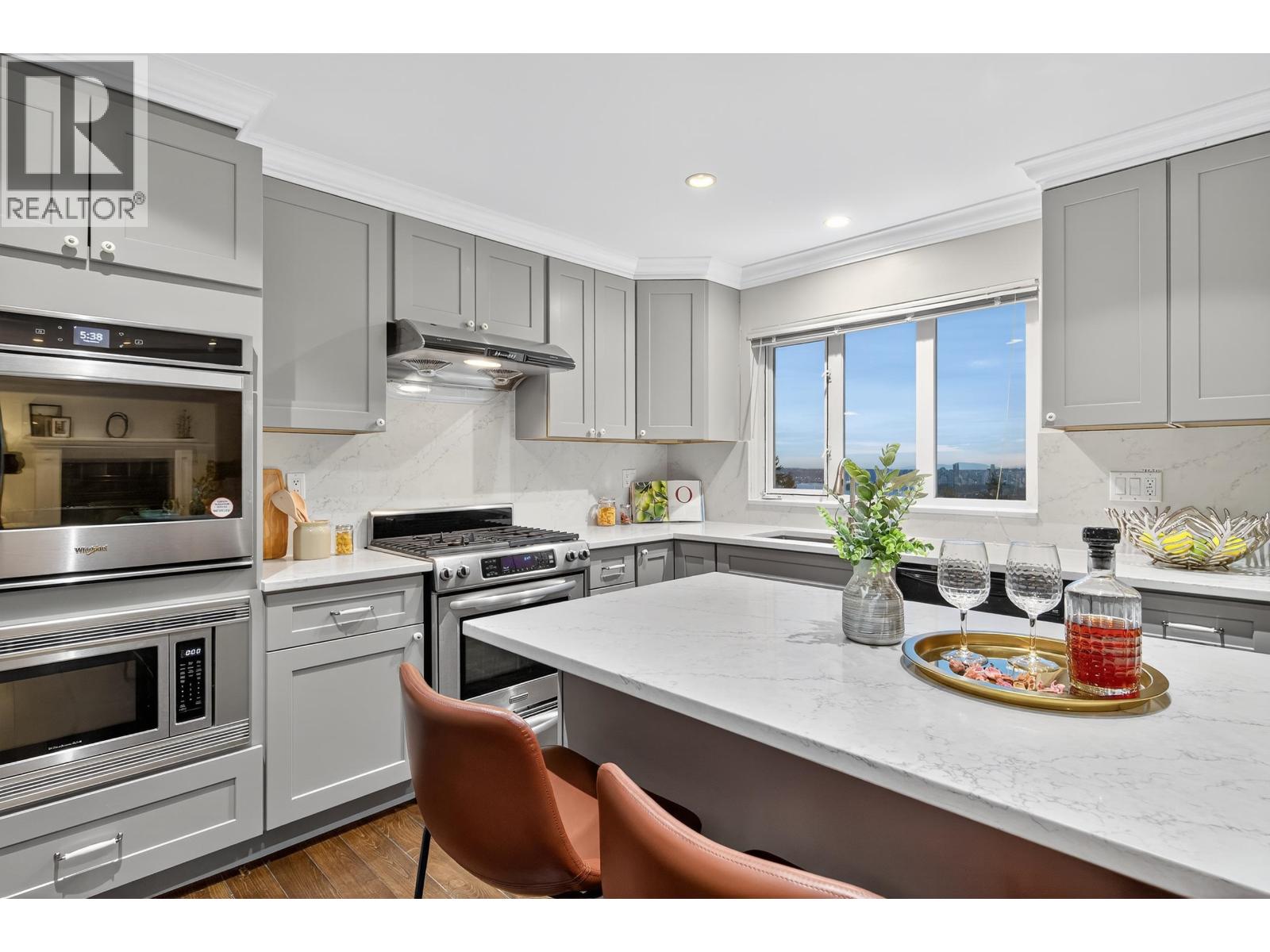 1314 CHARTWELL DRIVE, West Vancouver