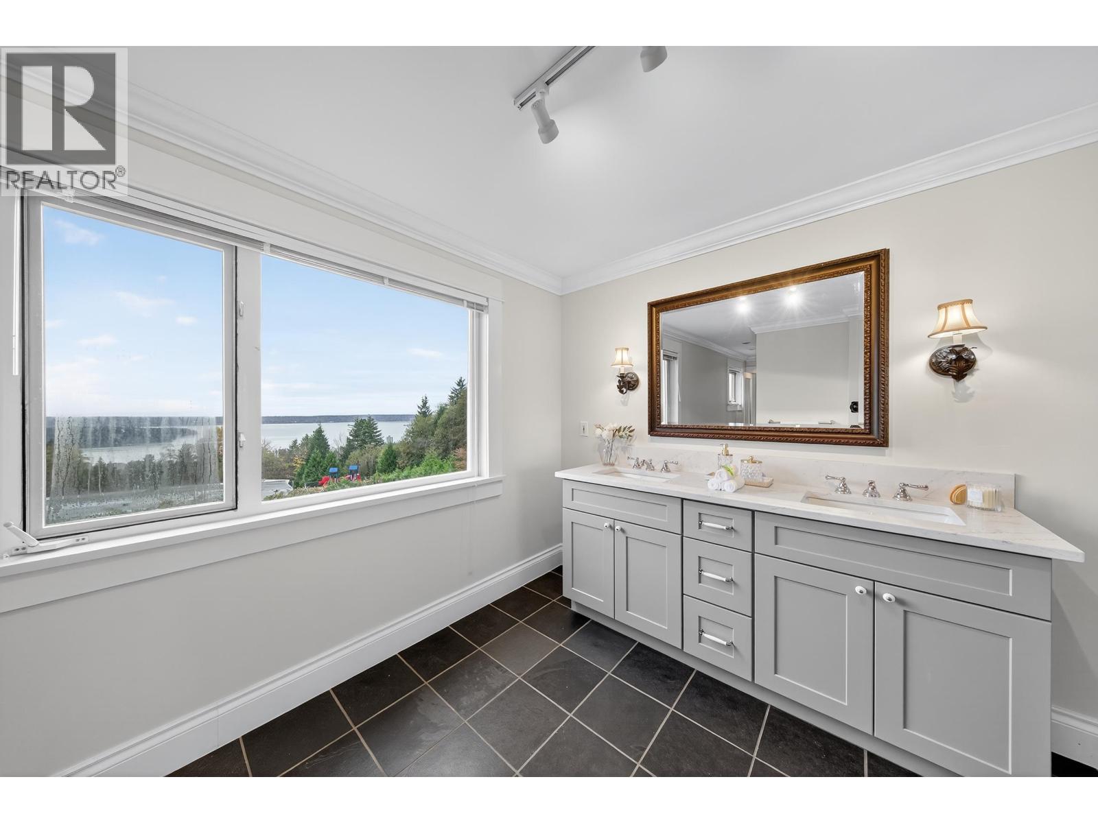 1314 CHARTWELL DRIVE, West Vancouver