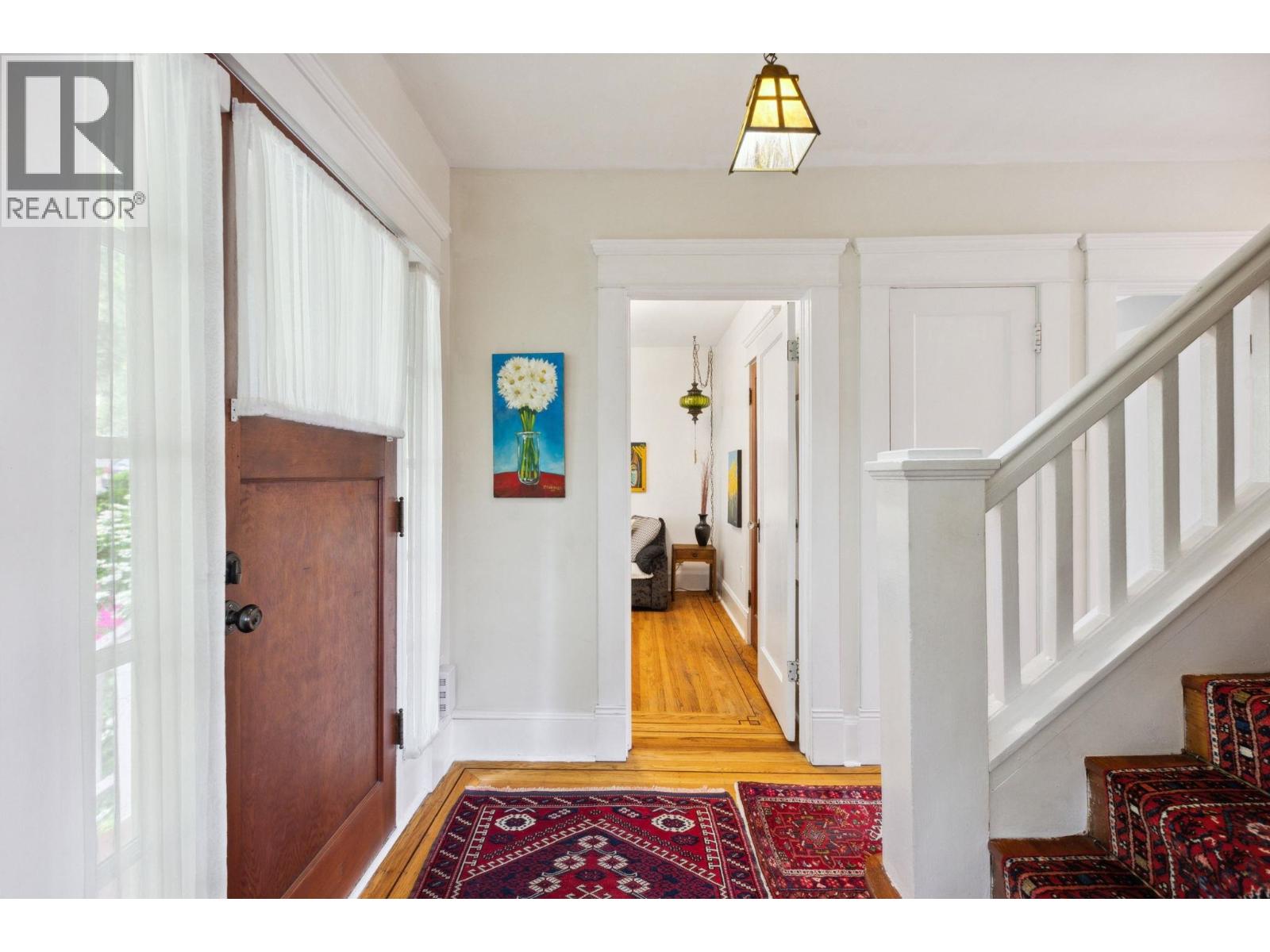 349 E 24TH STREET, North Vancouver