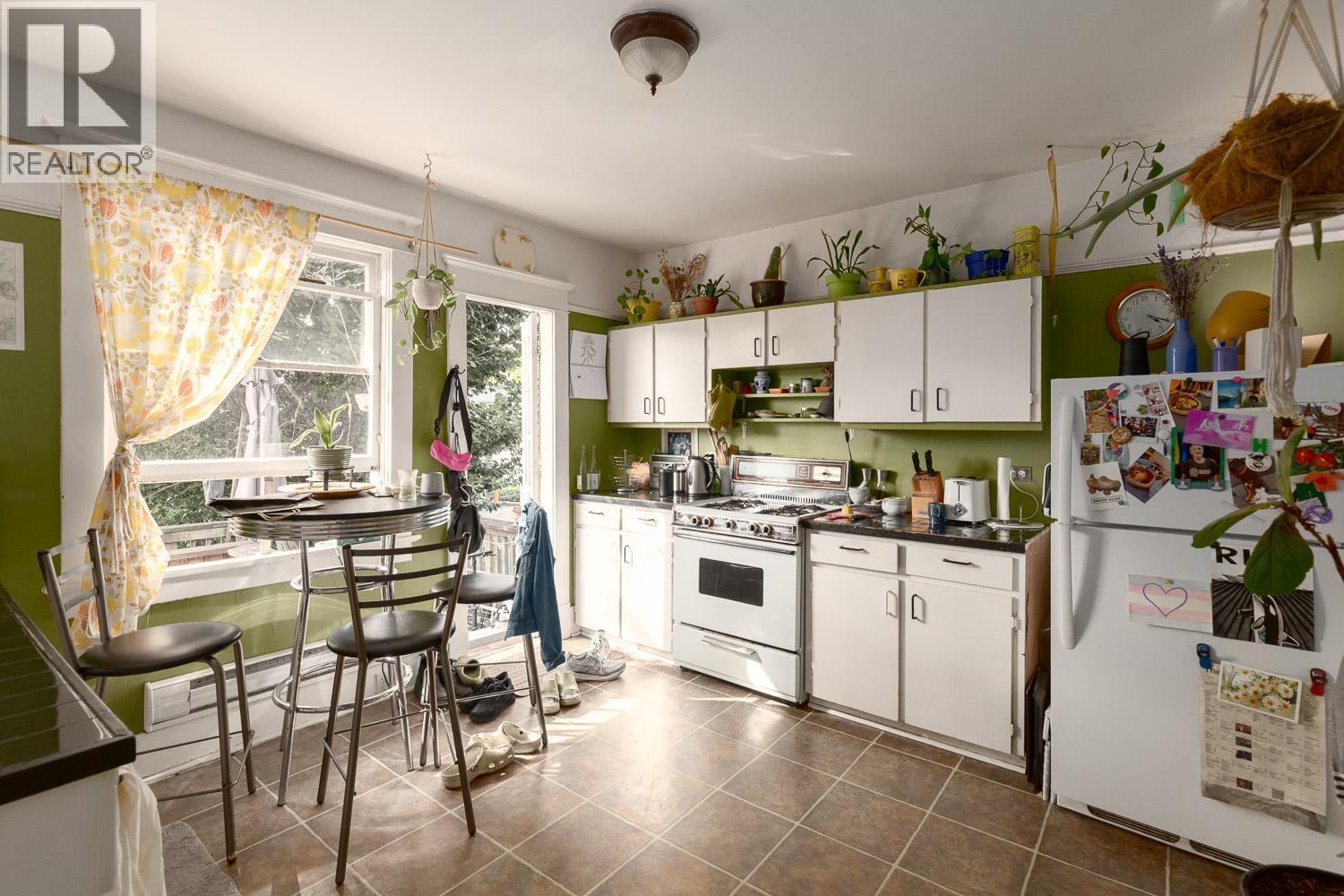 928 E 17TH AVENUE, Vancouver