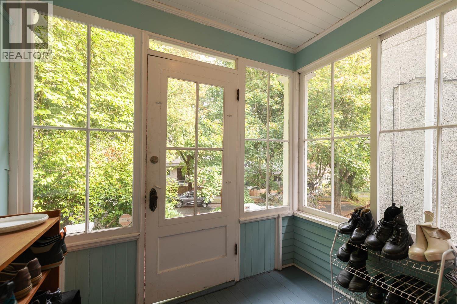 928 17TH Avenue - photo 2