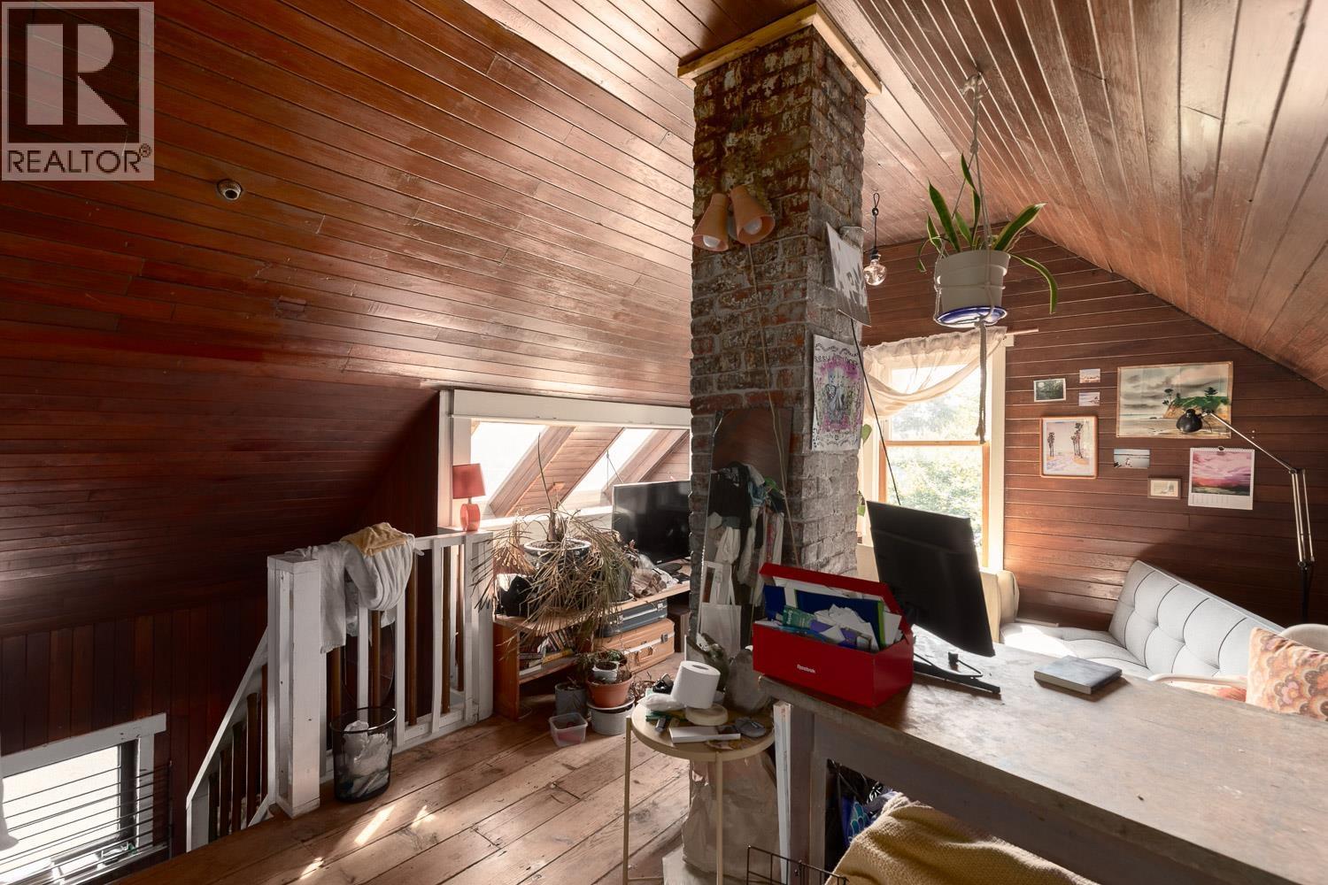 928 E 17TH AVENUE, Vancouver