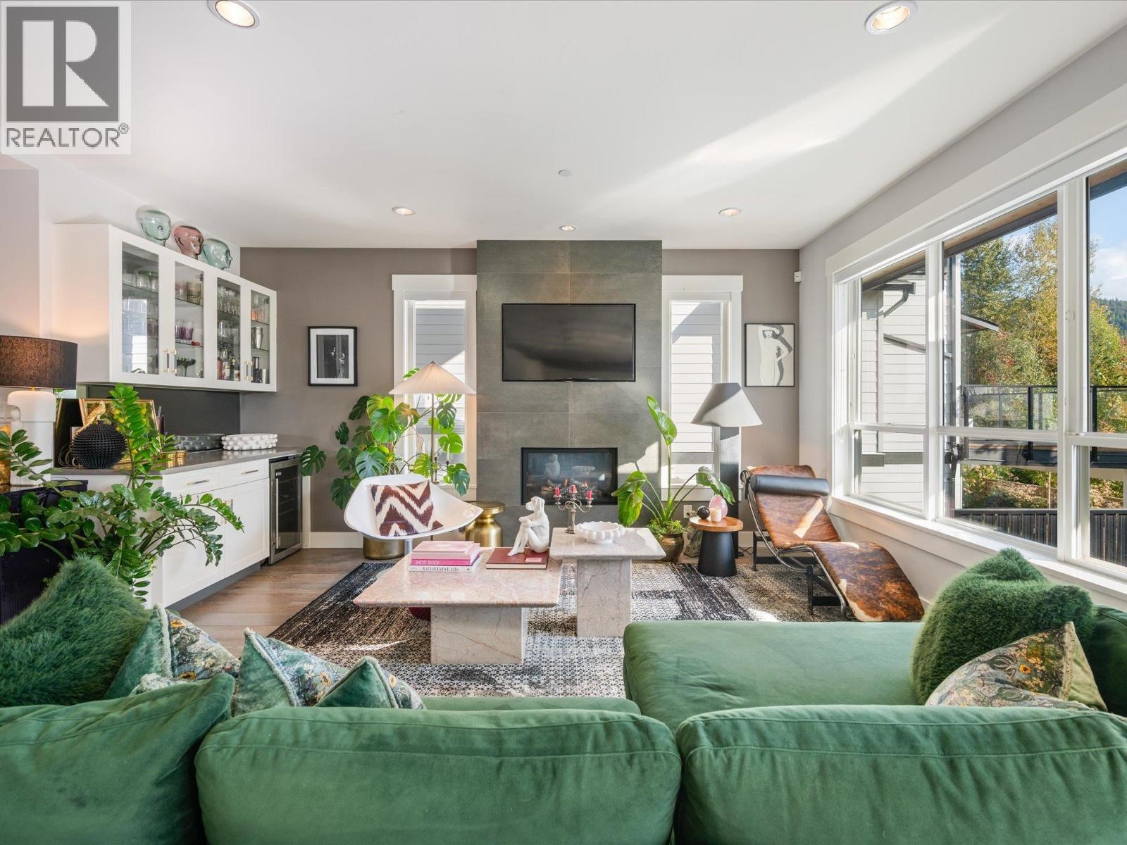 2954 STRANGWAY PLACE, Squamish