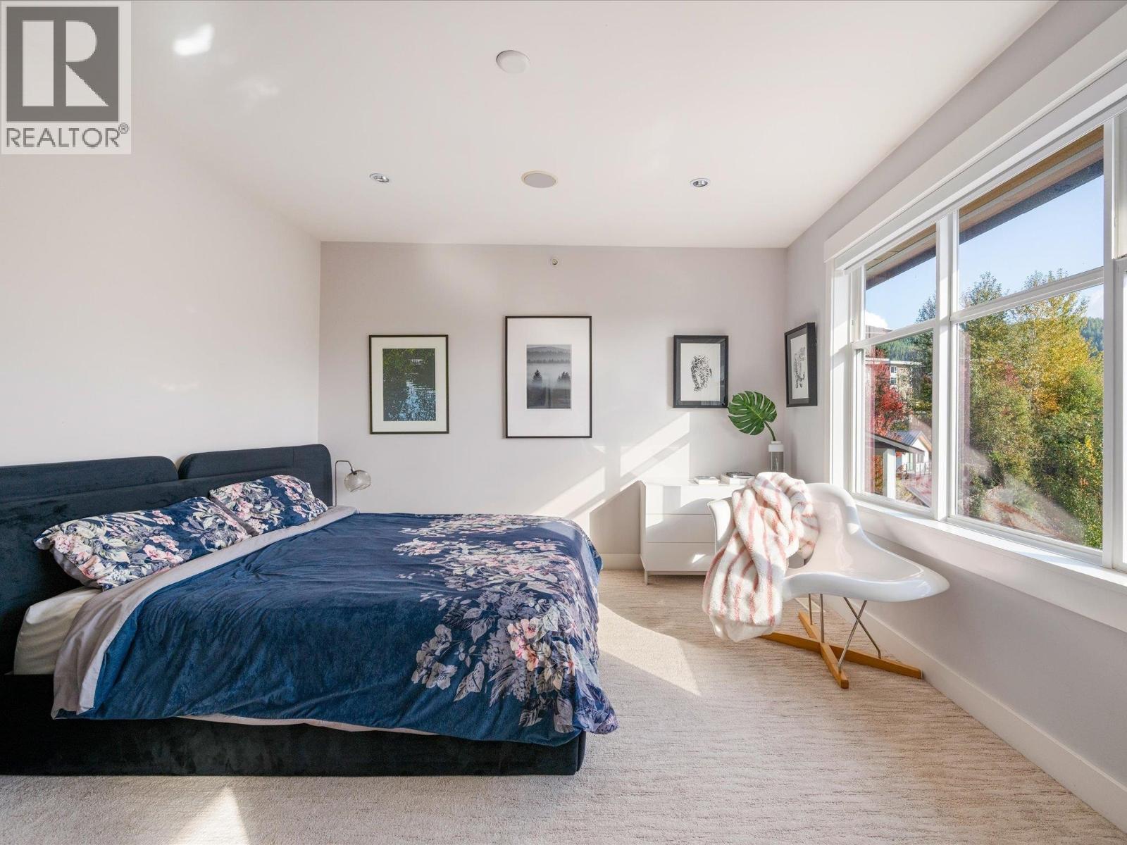 2954 STRANGWAY PLACE, Squamish