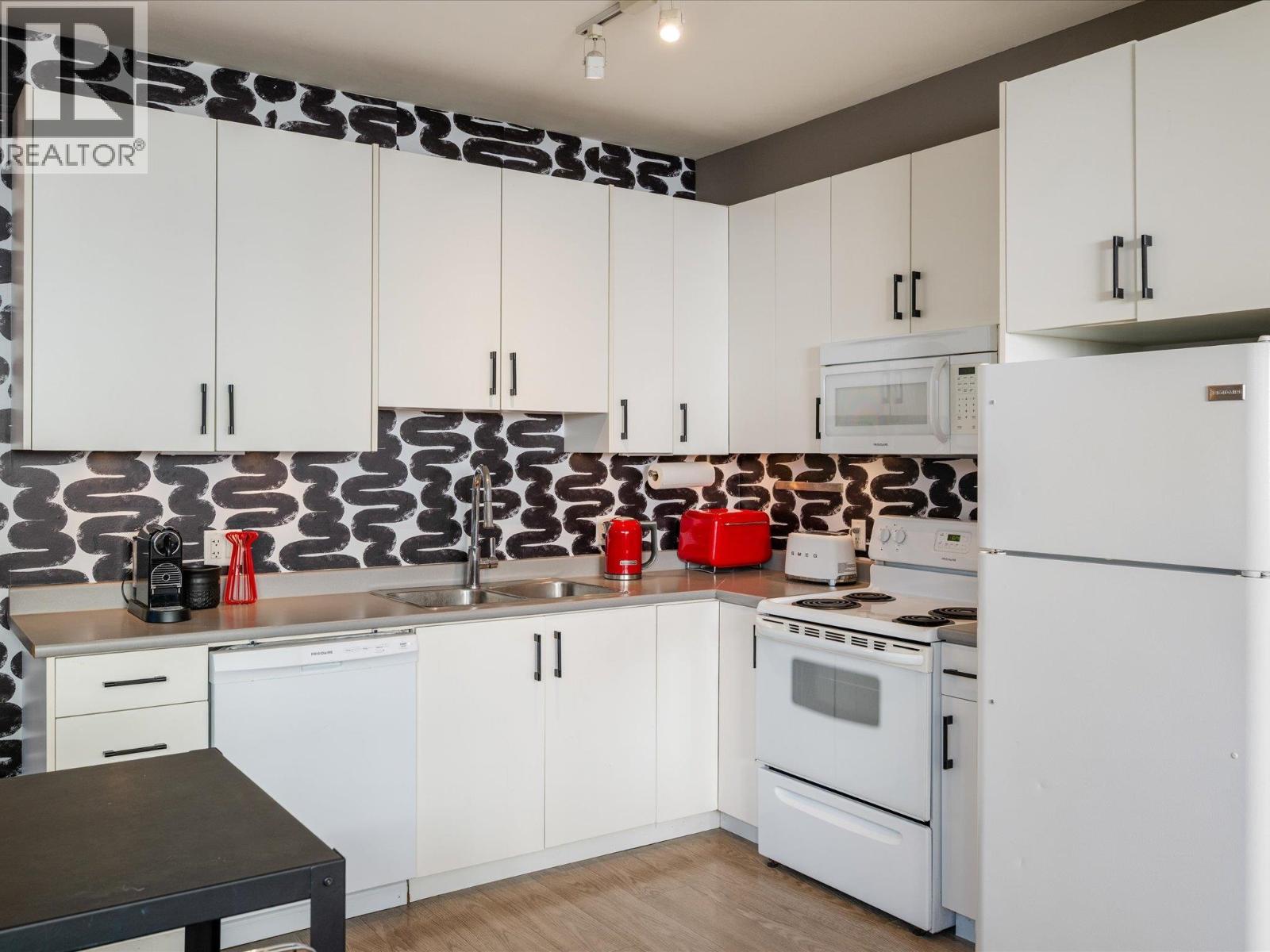 2954 STRANGWAY PLACE, Squamish