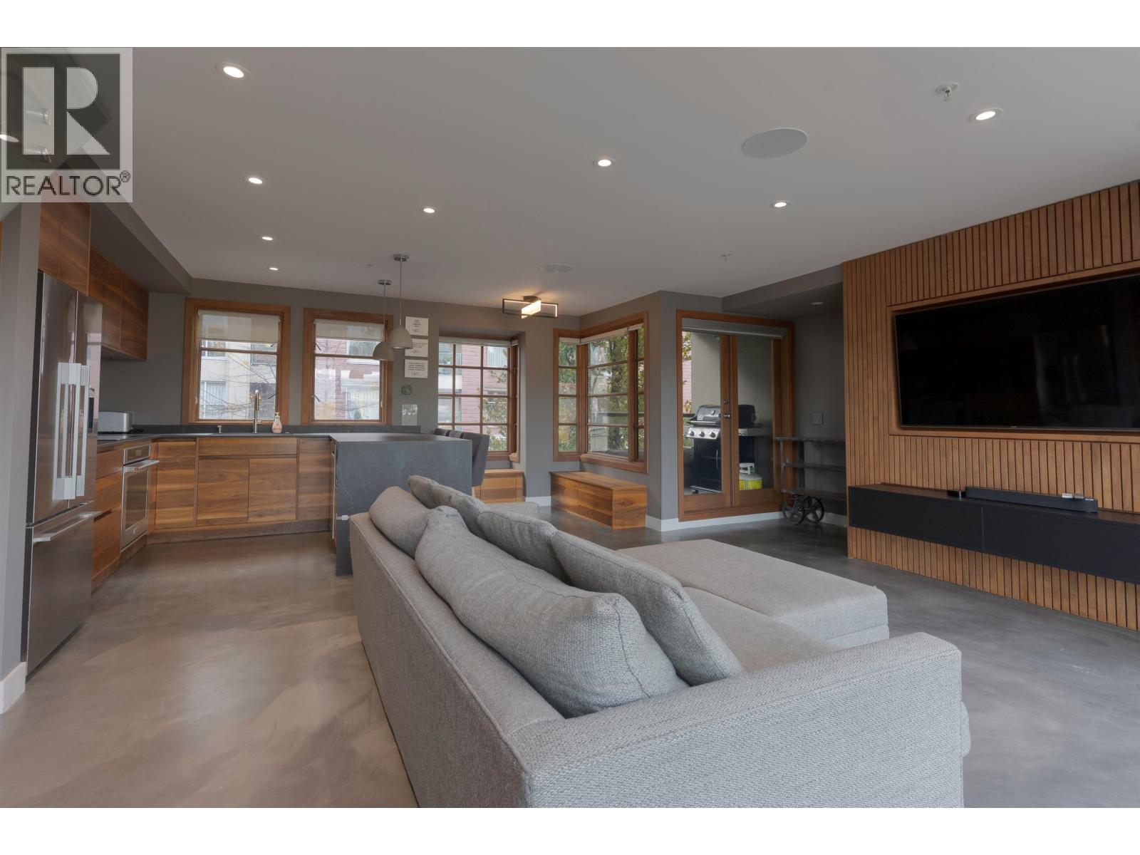 139 ALEXANDER ST, Vancouver