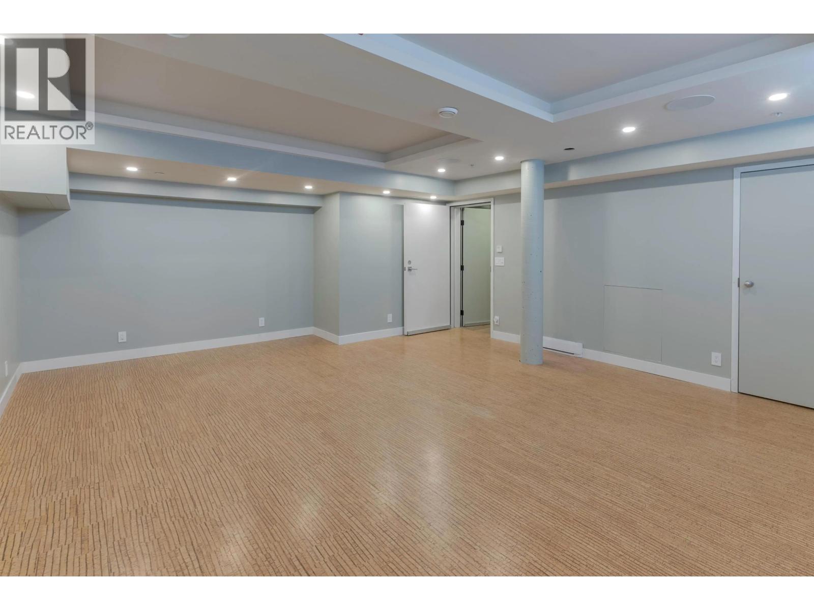 139 ALEXANDER ST, Vancouver