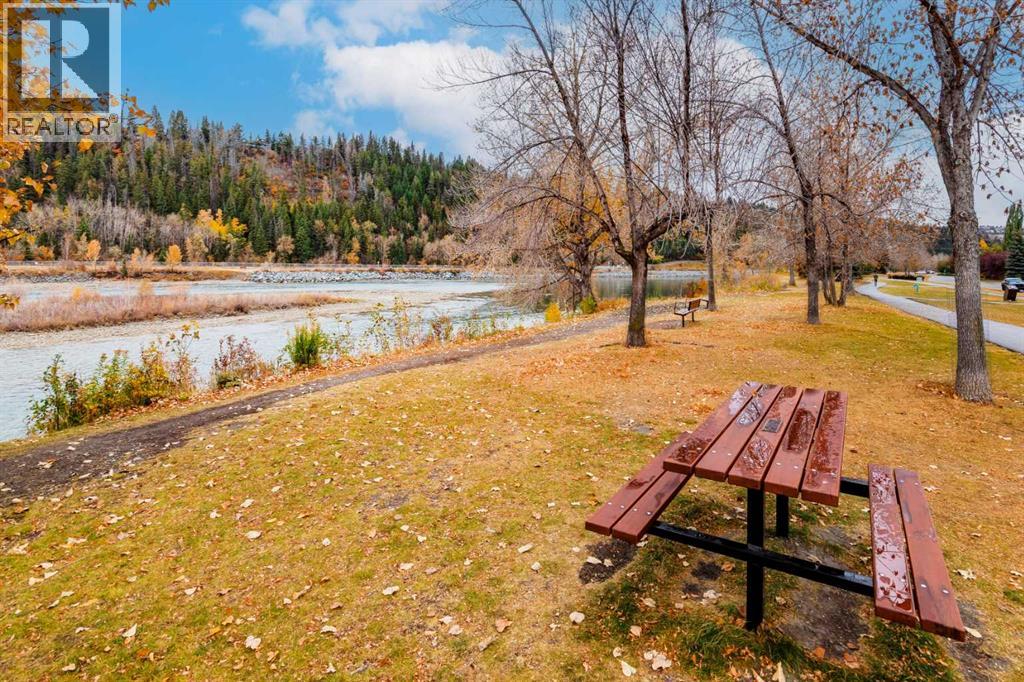 Single Family House Multi-level for Sale in   Parkdale Boulevard NW Parkdale Calgary 