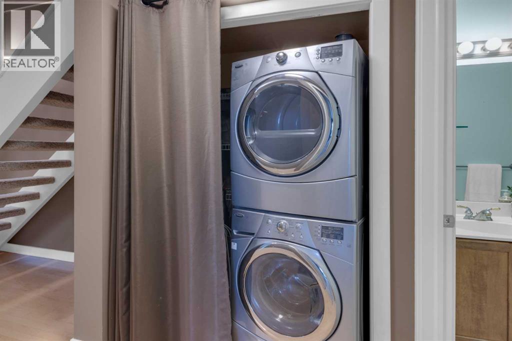 Single Family House Multi-level for Sale in   Parkdale Boulevard NW Parkdale Calgary 