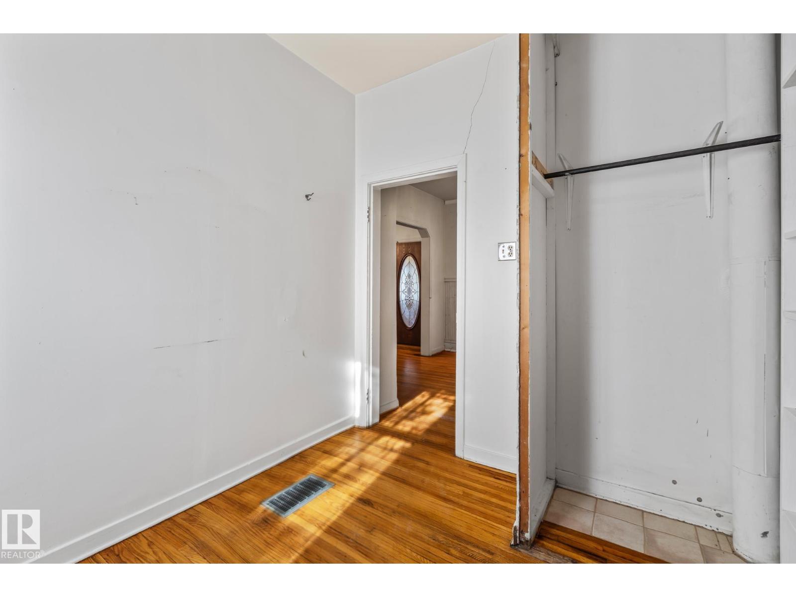 9325 110 AV NW, Edmonton