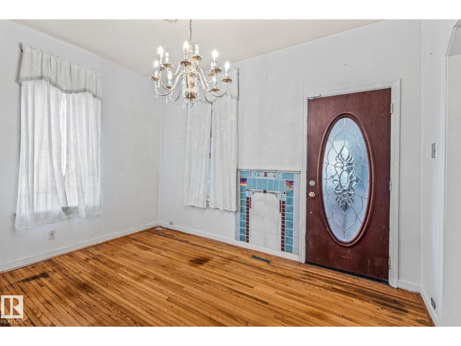 9325 110 AV NW, Edmonton