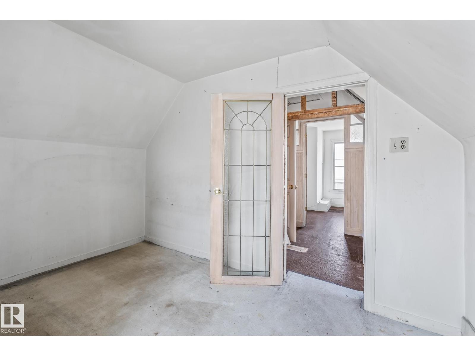 9325 110 AV NW, Edmonton