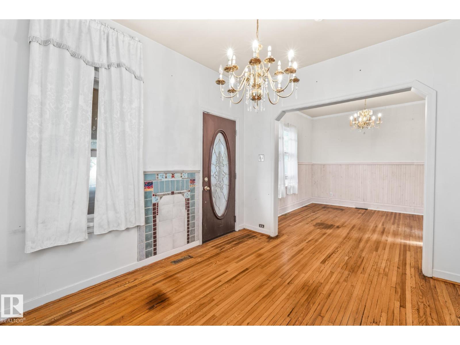 9325 110 AV NW, Edmonton