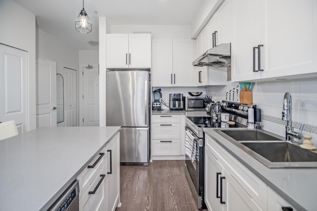 #213-8360 DELSOM Way, Delta