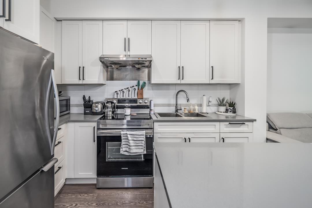 #213-8360 DELSOM Way, Delta