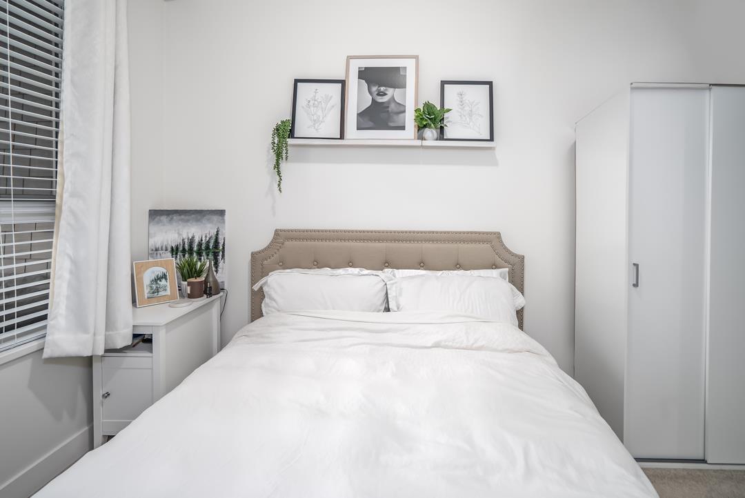 #213-8360 DELSOM Way, Delta