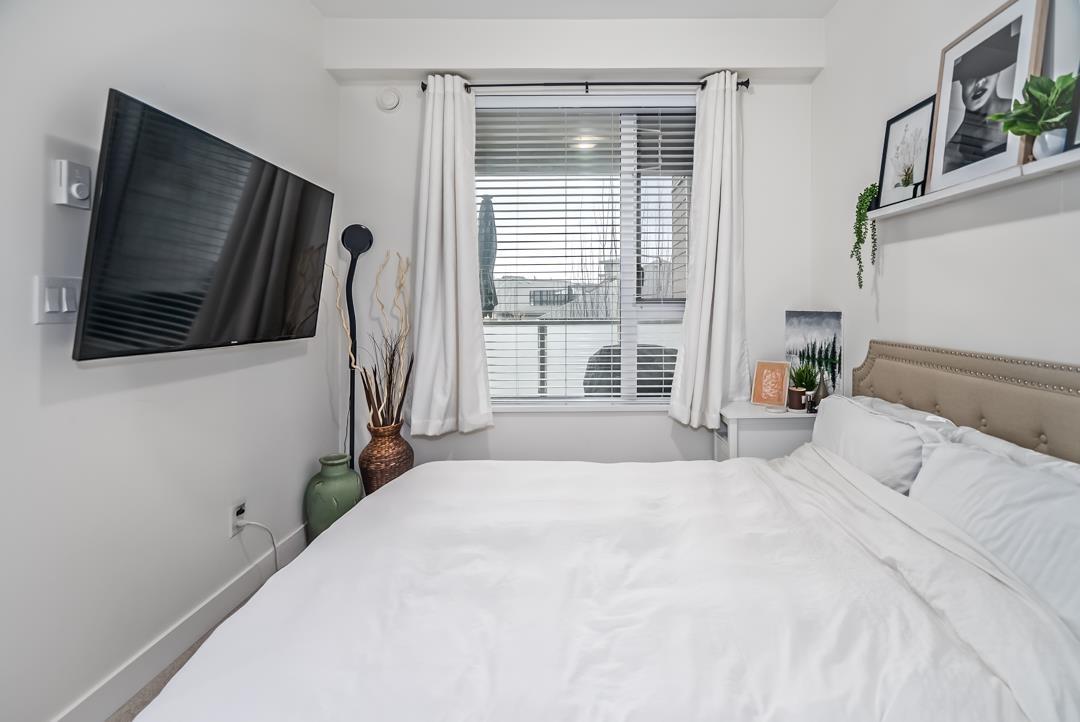 #213-8360 DELSOM Way, Delta