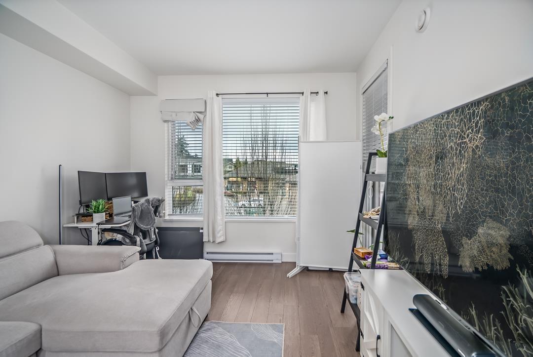 #213-8360 DELSOM Way, Delta