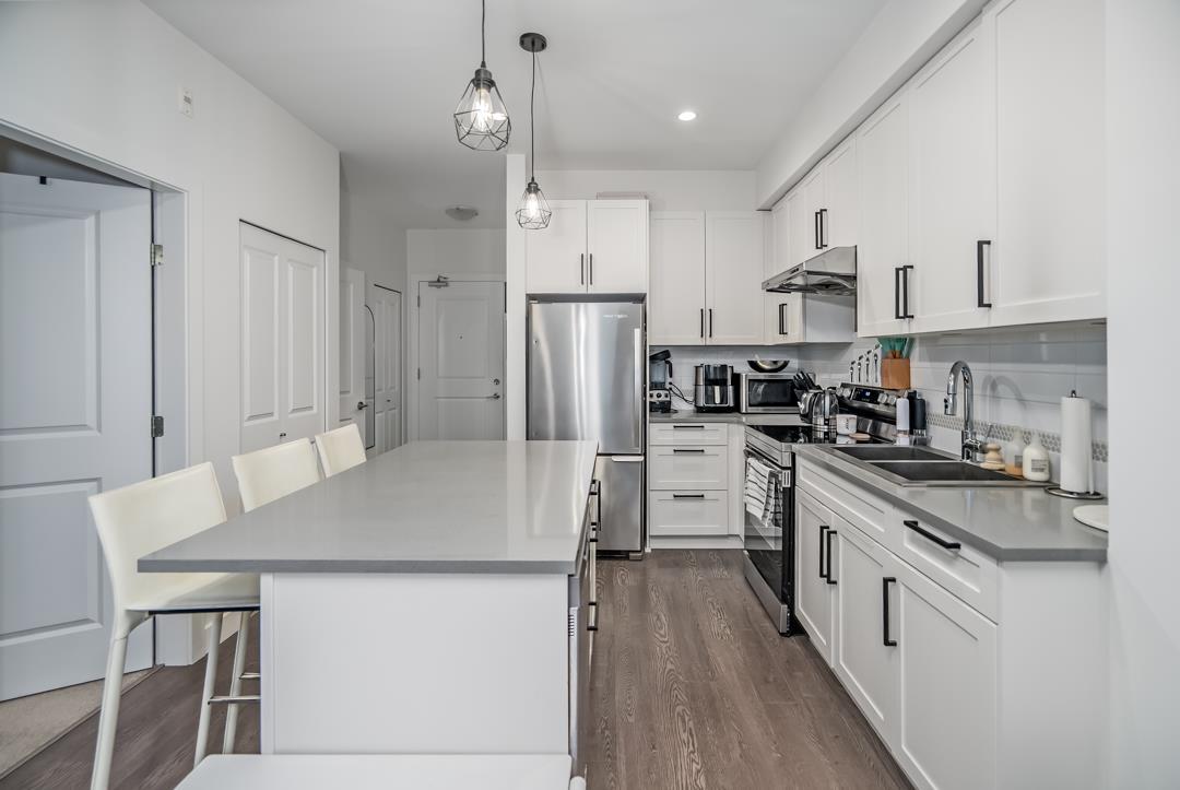 #213-8360 DELSOM Way, Delta