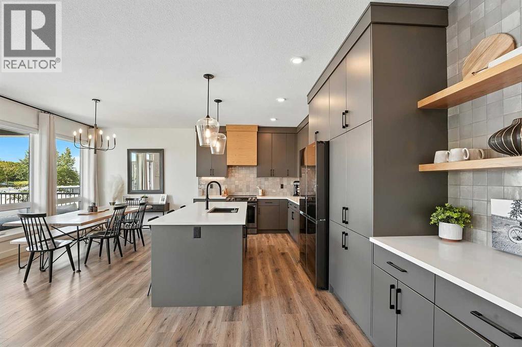 Single Family House for Sale in  Emmett Crescent Evergreen Red Deer 