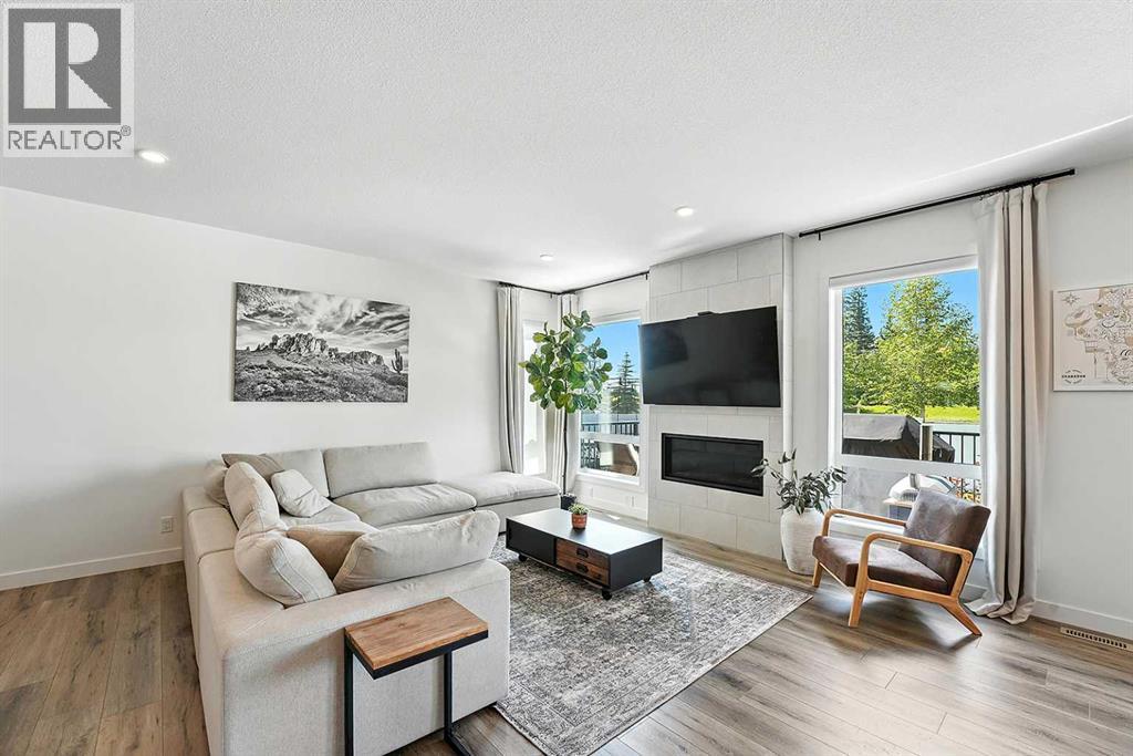 Single Family House for Sale in  Emmett Crescent Evergreen Red Deer 