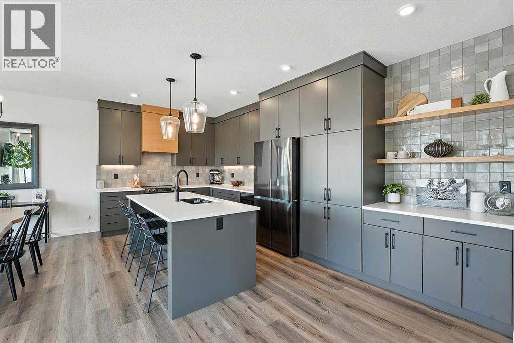 Single Family House for Sale in  Emmett Crescent Evergreen Red Deer 