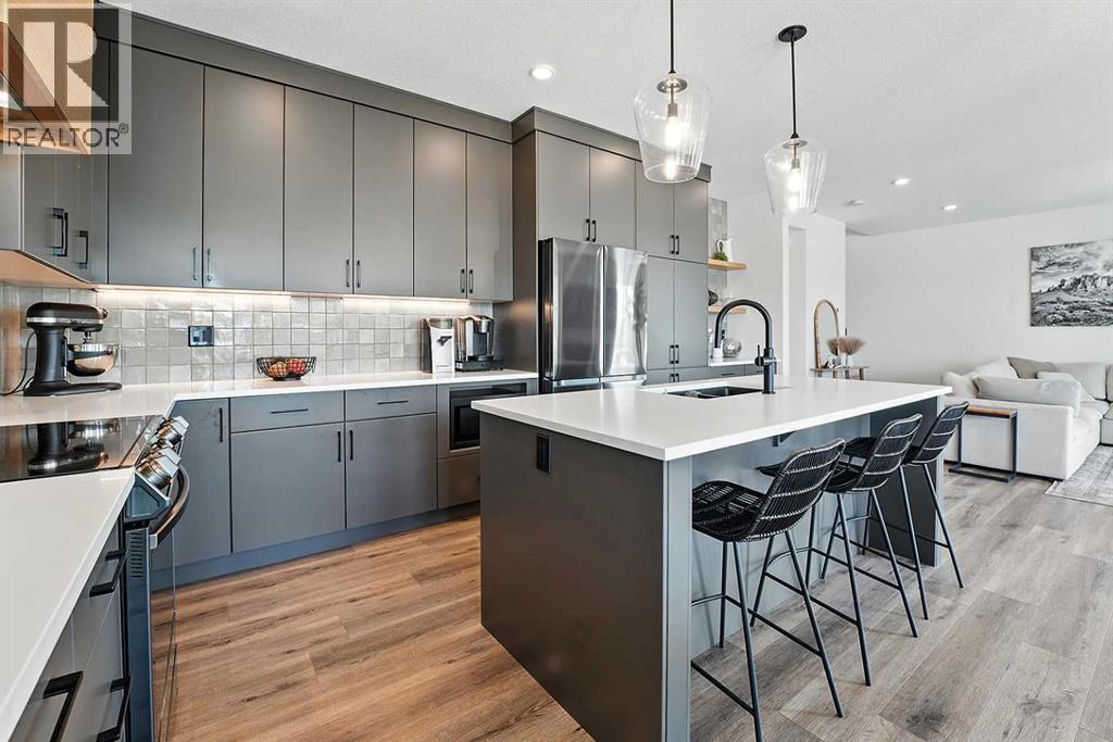 Single Family House for Sale in  Emmett Crescent Evergreen Red Deer 