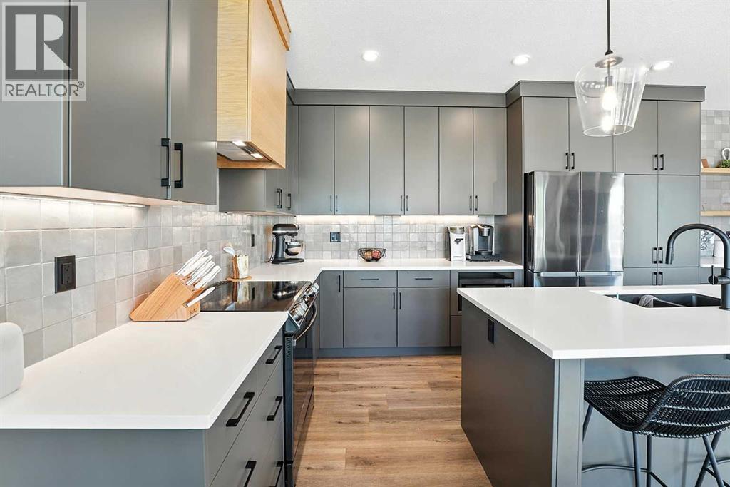 Single Family House for Sale in  Emmett Crescent Evergreen Red Deer 