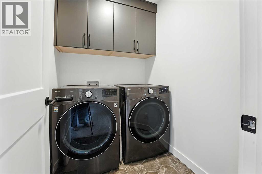 Single Family House for Sale in  Emmett Crescent Evergreen Red Deer 