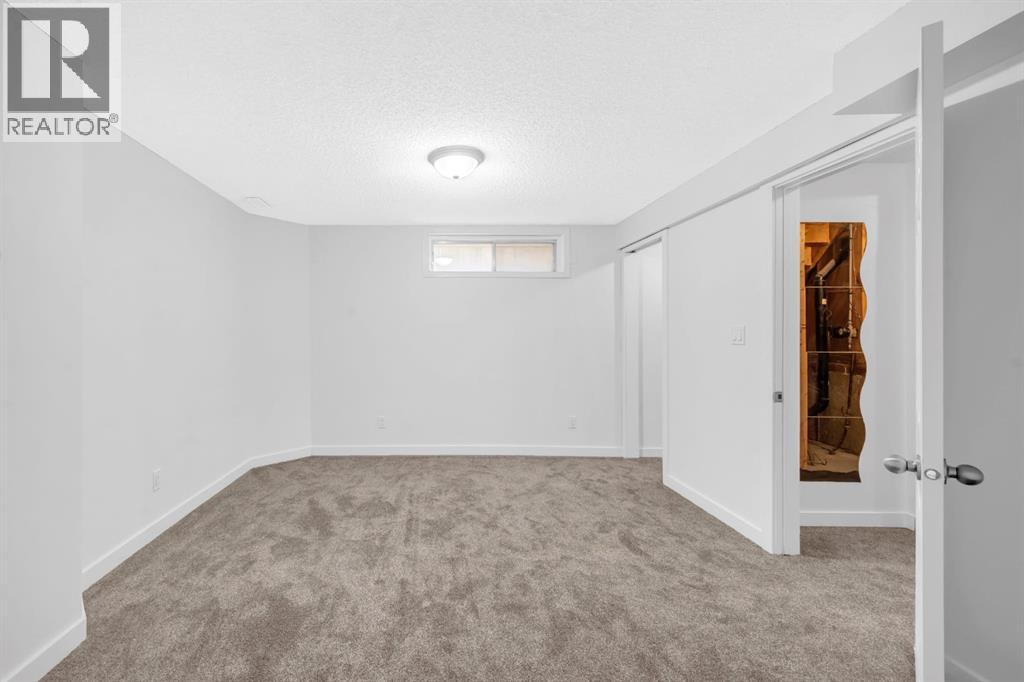 Single Family House 4 Level for Sale in  Shawbrooke Road SW Shawnessy Calgary 